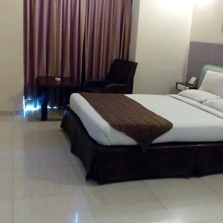 The Shiv Grand Hotel Gandhidham Luaran gambar